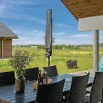 Four-bedroom In Prázdninový dům