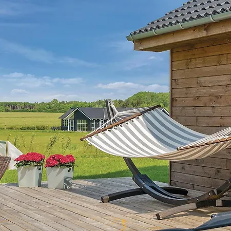 Holiday home Four-bedroom In