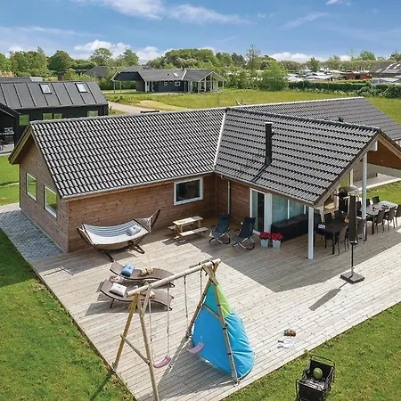 Holiday home Four-bedroom In *